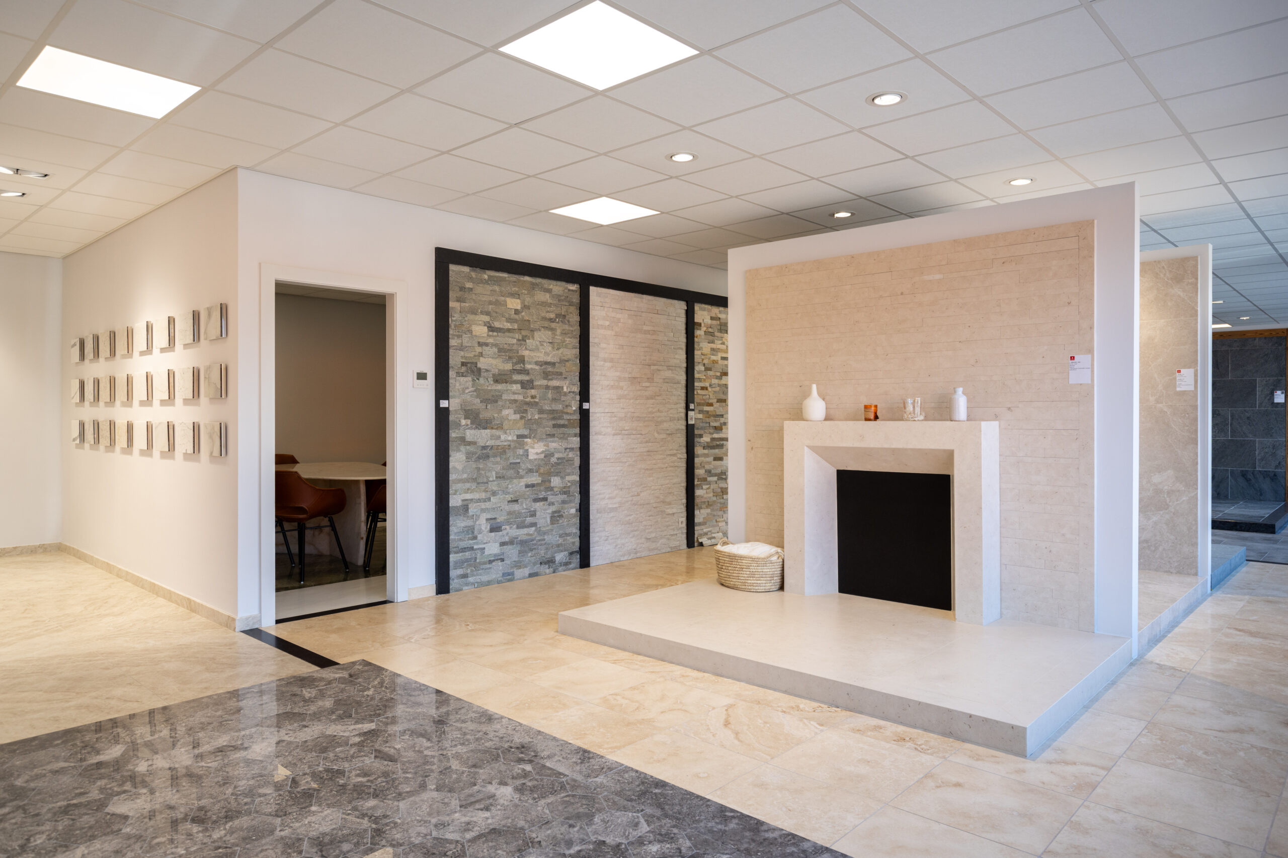 Capri - Showroom imporphyre indoor