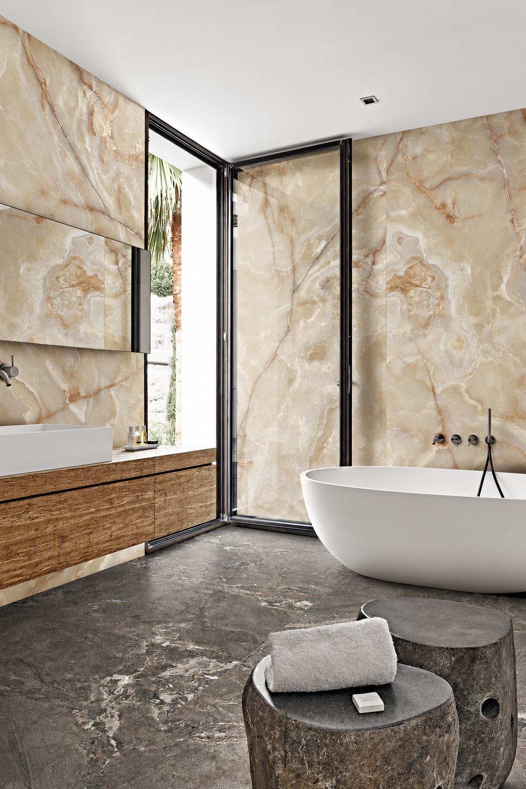 Salle de bain habillée de céramique imitation marbre